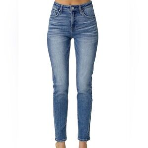Women’s Risen Mid Rise Relaxed Skinny Jeans Size 0/24
